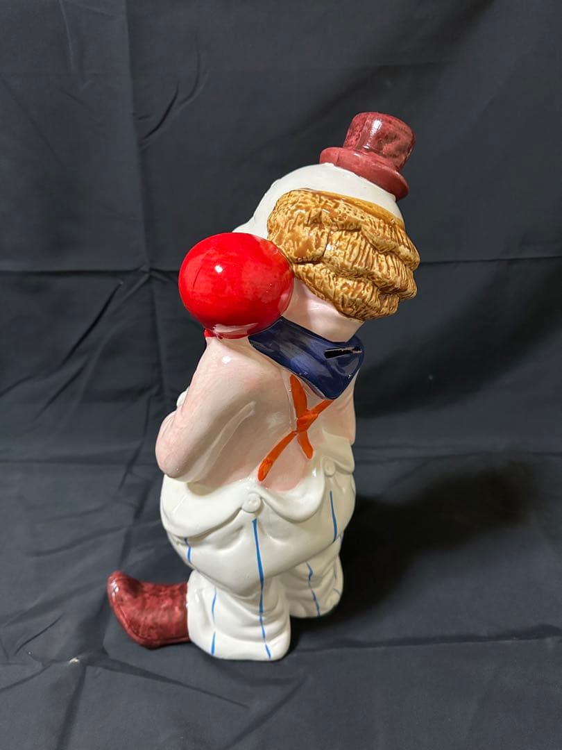 陶器製クラウンバンク 貯金箱（風船持ち）