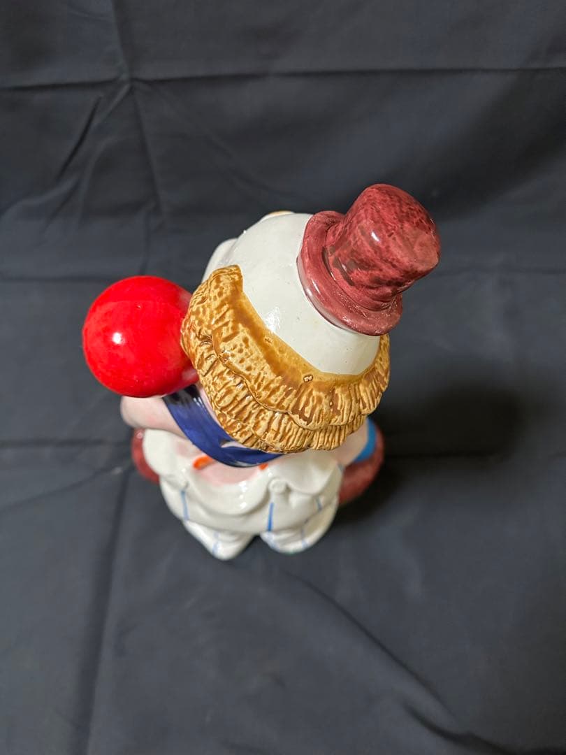 陶器製クラウンバンク 貯金箱（風船持ち）