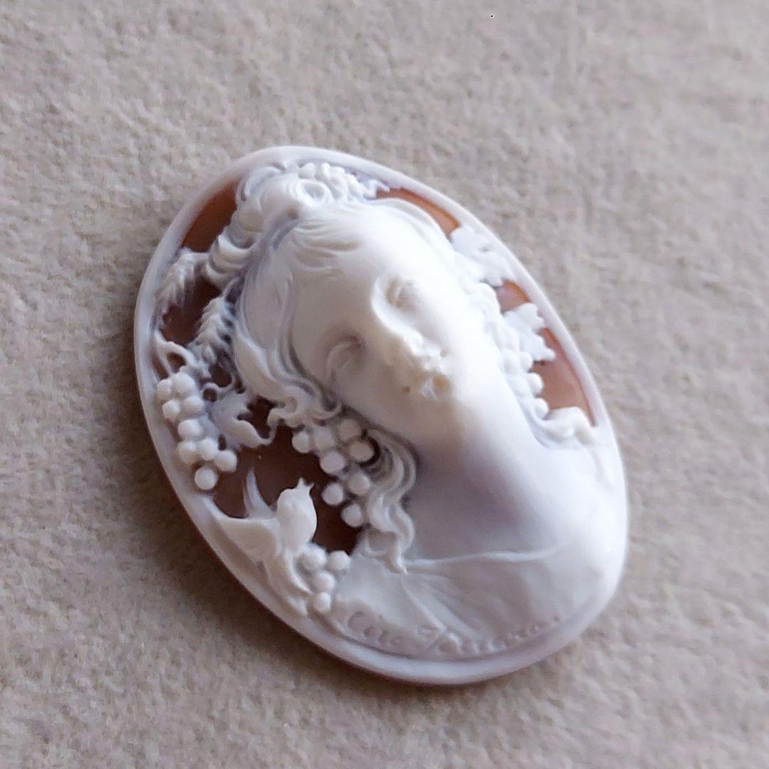 女性と小鳥　シェル　カメオ　ルース