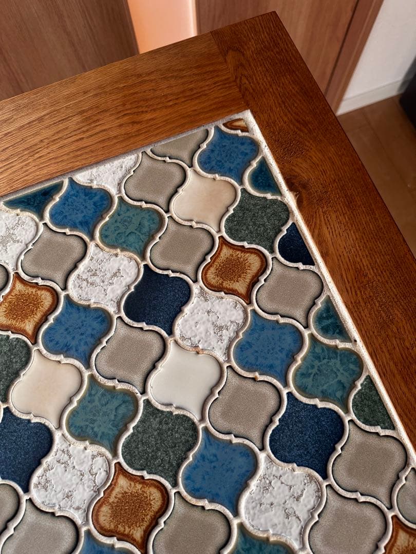 タイル模様 カフェ風テーブル