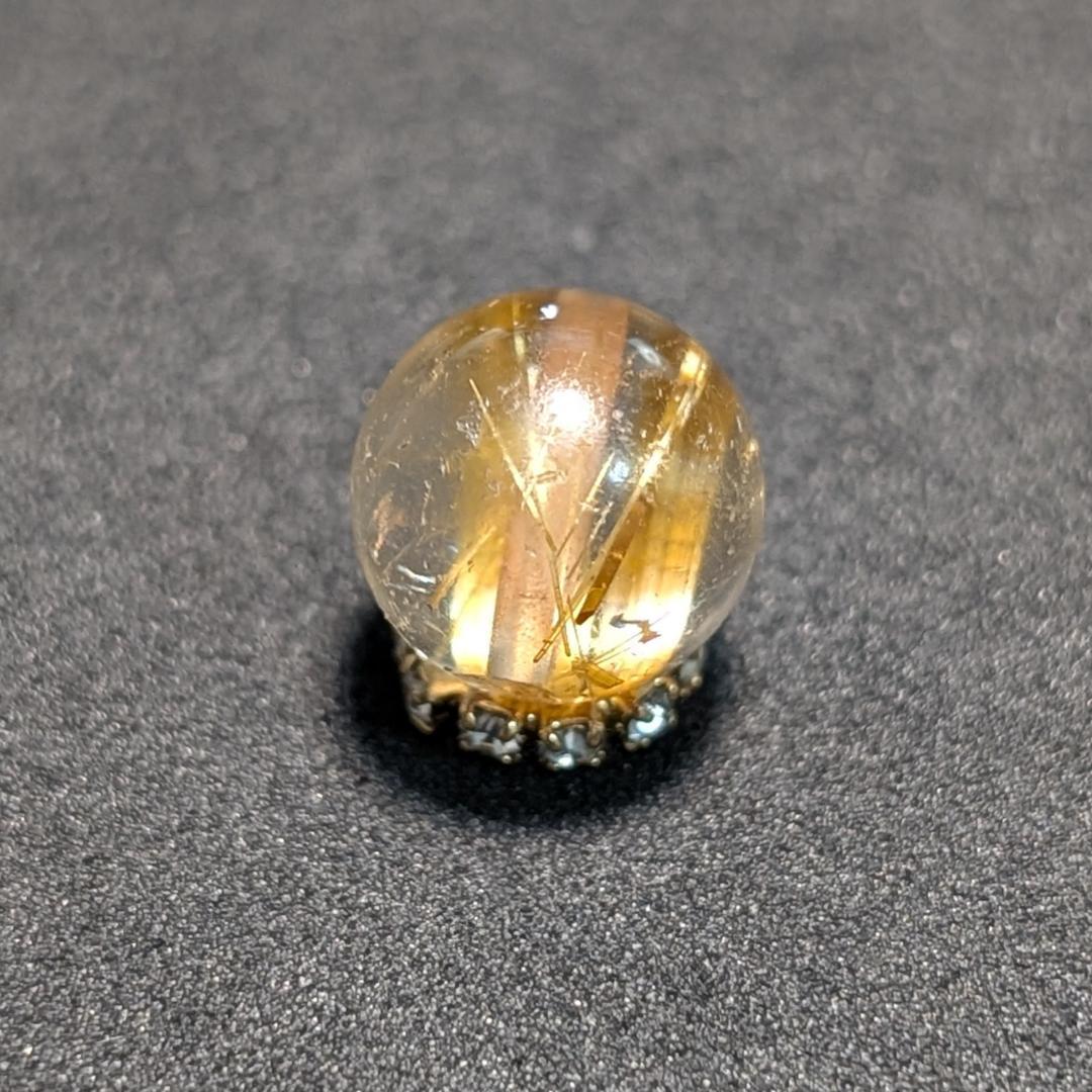 一点物【迫力満点】ゴールド タイチンルチル 10ミリ 貫通穴あり お守り石