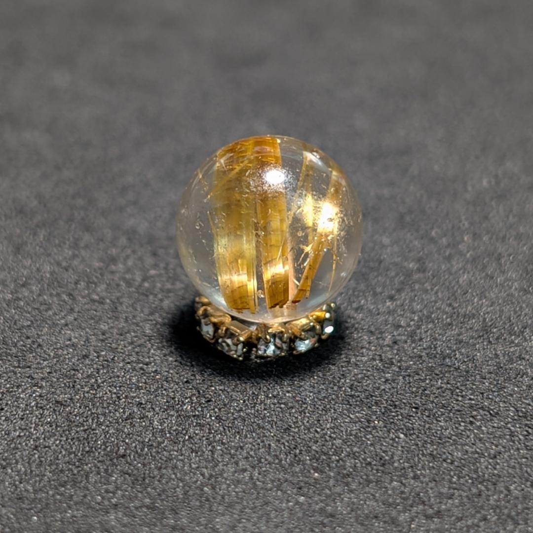 一点物【迫力満点】ゴールド タイチンルチル 10ミリ 貫通穴あり お守り石