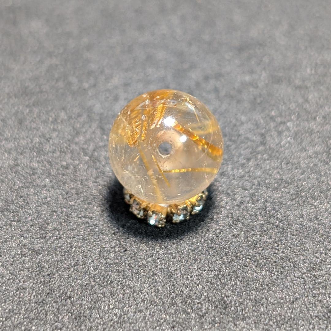 一点物【迫力満点】ゴールド タイチンルチル 10ミリ 貫通穴あり お守り石