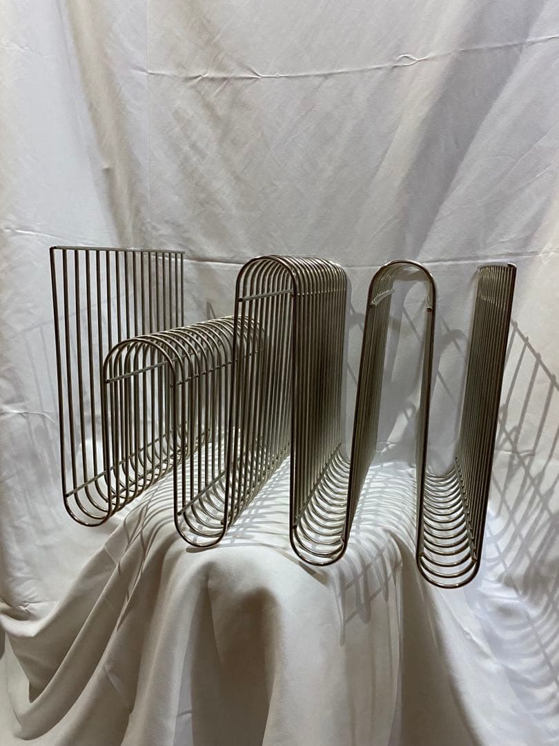 AYTM Curva マガジンラック シルバー ニュースペーパースタンド