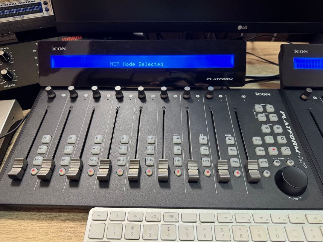 icon Platform M+ / X / D2 フィジカルコントローラー