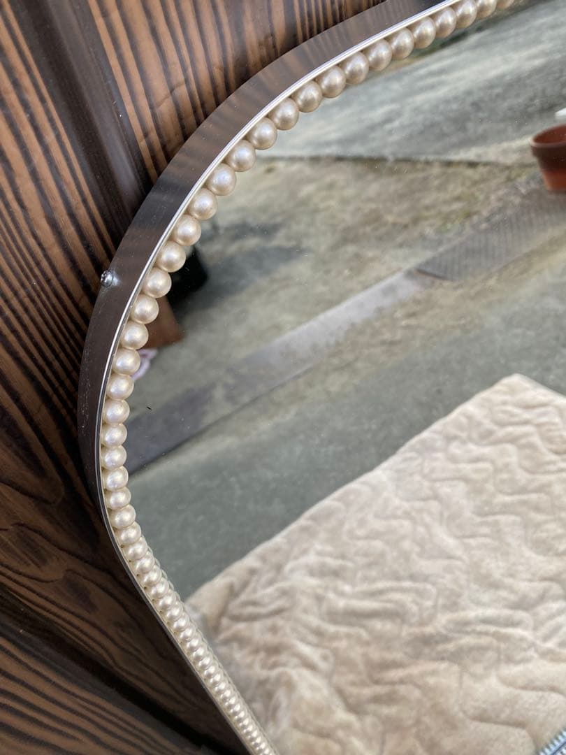 パール付壁掛けミラー　アンティーク　ヴィンテージ　ショップ　サロン　美容室　鏡