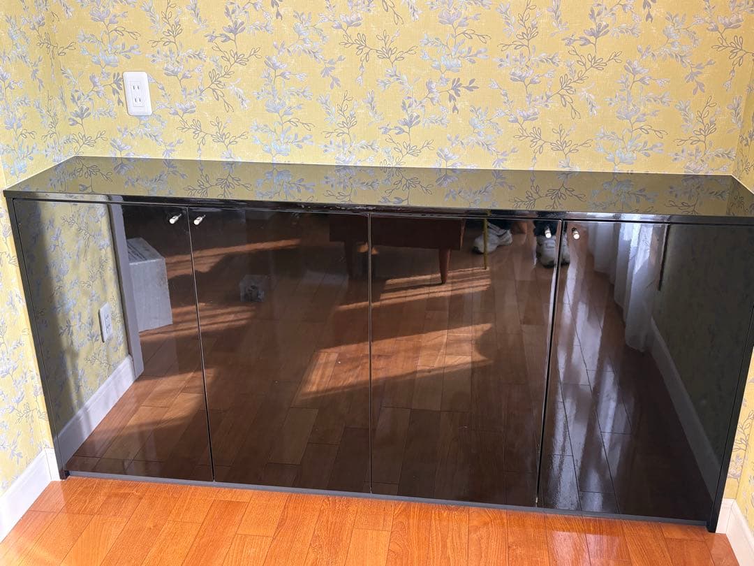 展示場　黒い木製キャビネット TOSTEM 引き取り限定❗️