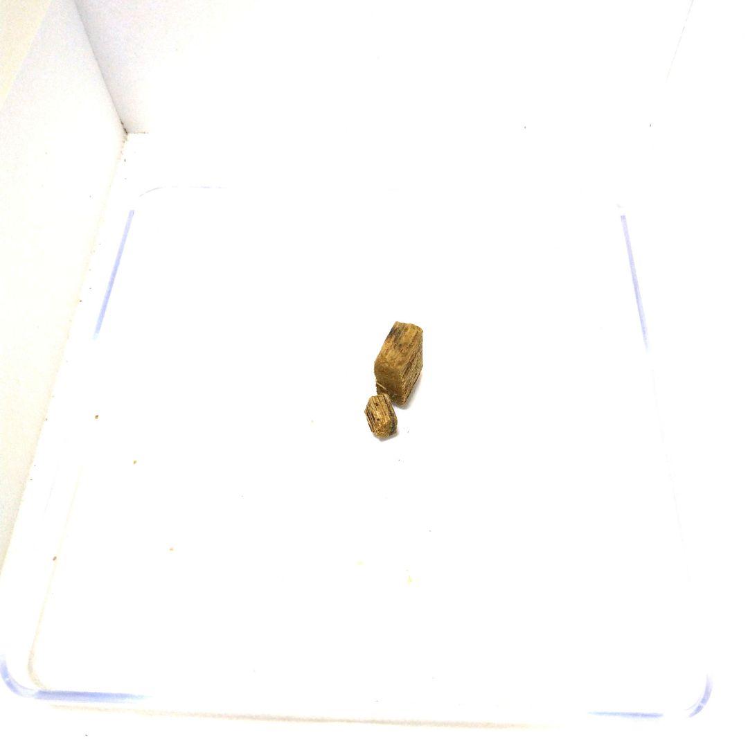 真那伽　木　0.65 g