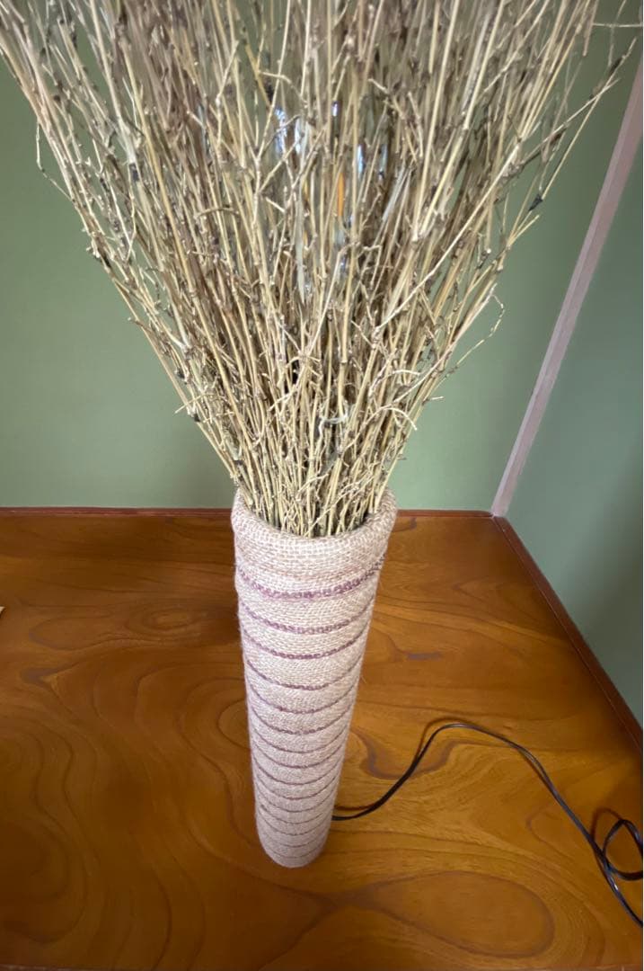 照明：麻筒と笹