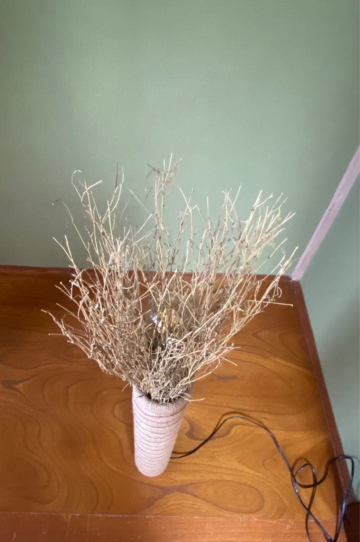 照明：麻筒と笹