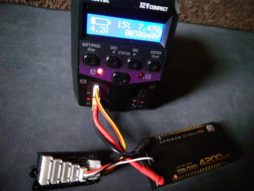 X2 Compact バッテリーチャージャーとHVリポバッテリー