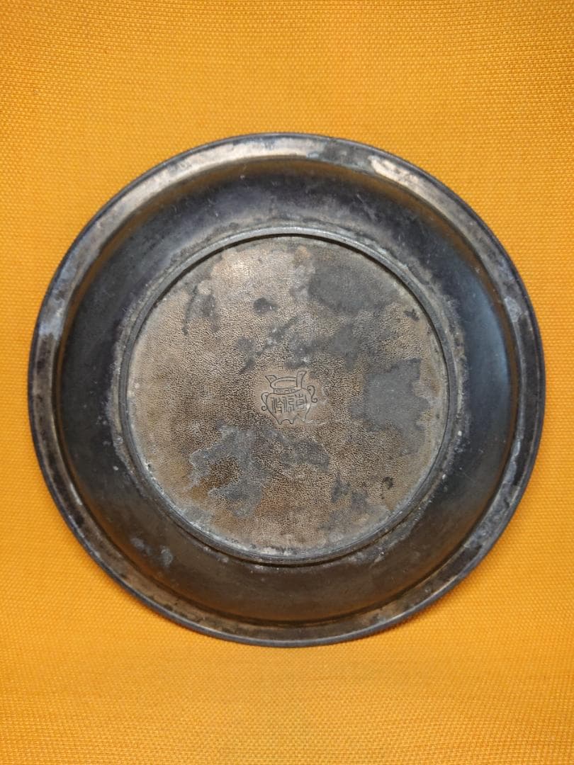 飾皿　金属　山水絵　松紋　富士山　置物　インテリア　工芸品　美術品　A2609