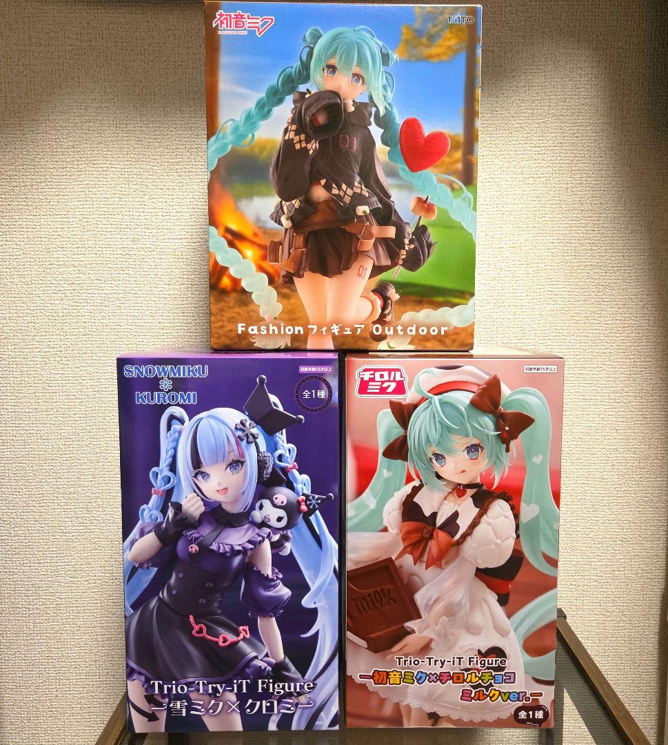 初音ミク フィギュア 雪ミク×クロミ チロルチョコ Outdoor 3個セット