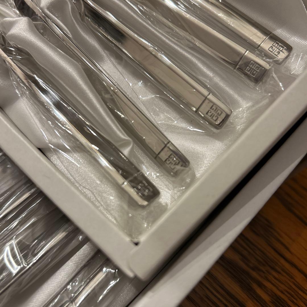 GIVENCHY ジバンシィ ディナーカトラリーセット25ピース シルバーカラー