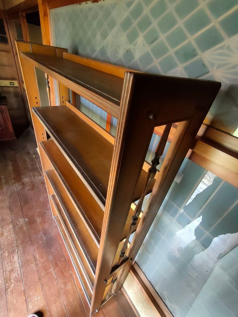 レトロな本棚　横91cm 高さ104cm 奥行26cm　シェルフ　小物置きなど