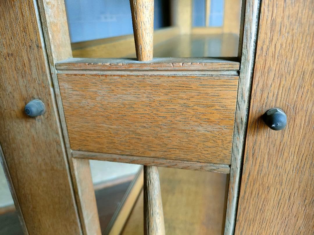 レトロな本棚　横91cm 高さ104cm 奥行26cm　シェルフ　小物置きなど