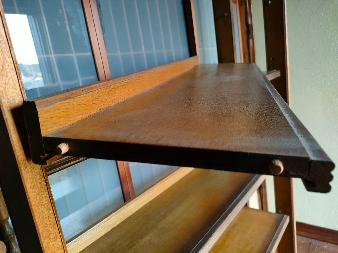 レトロな本棚　横91cm 高さ104cm 奥行26cm　シェルフ　小物置きなど