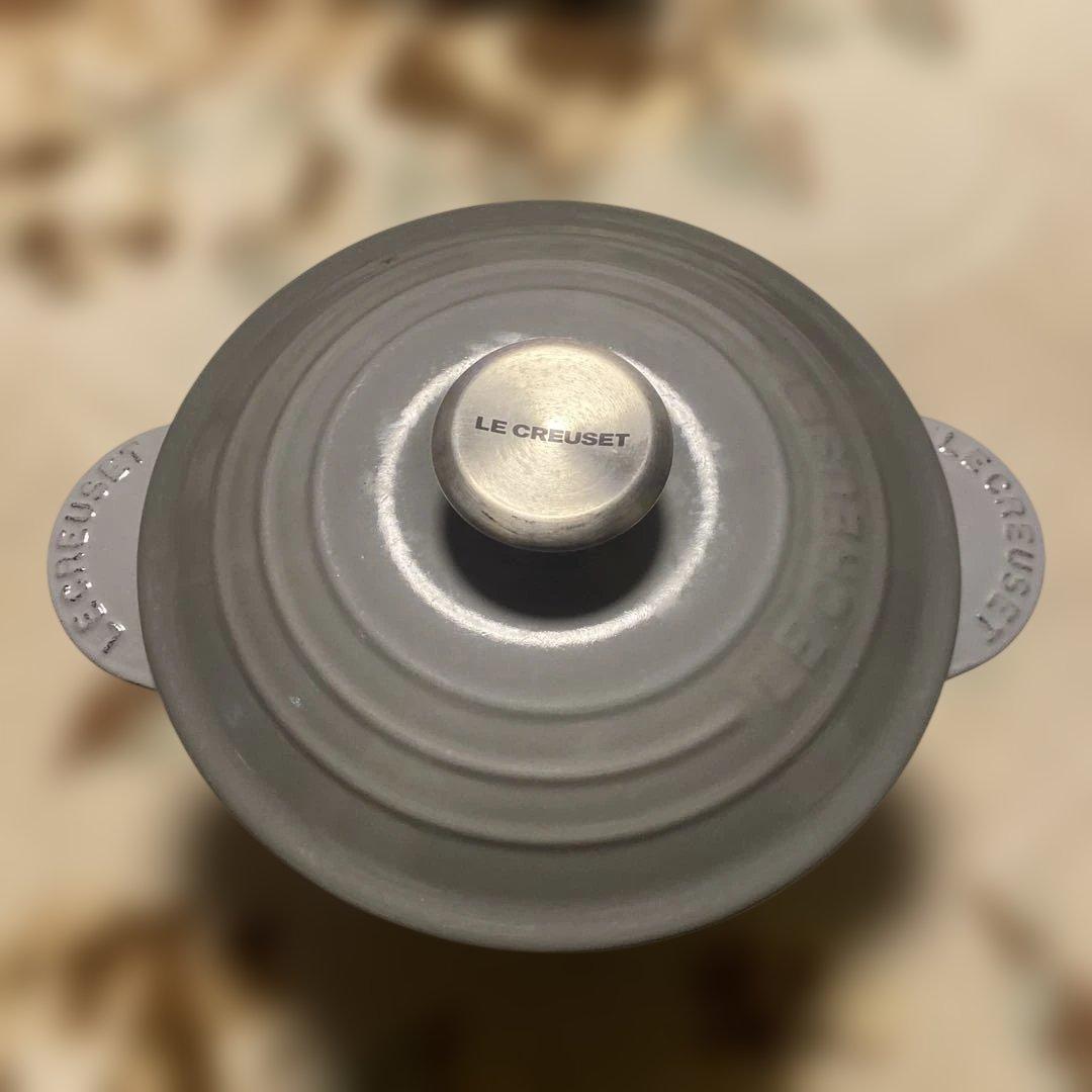 LE CREUSET 鋳鉄製 両手鍋 グレー - メルカリ