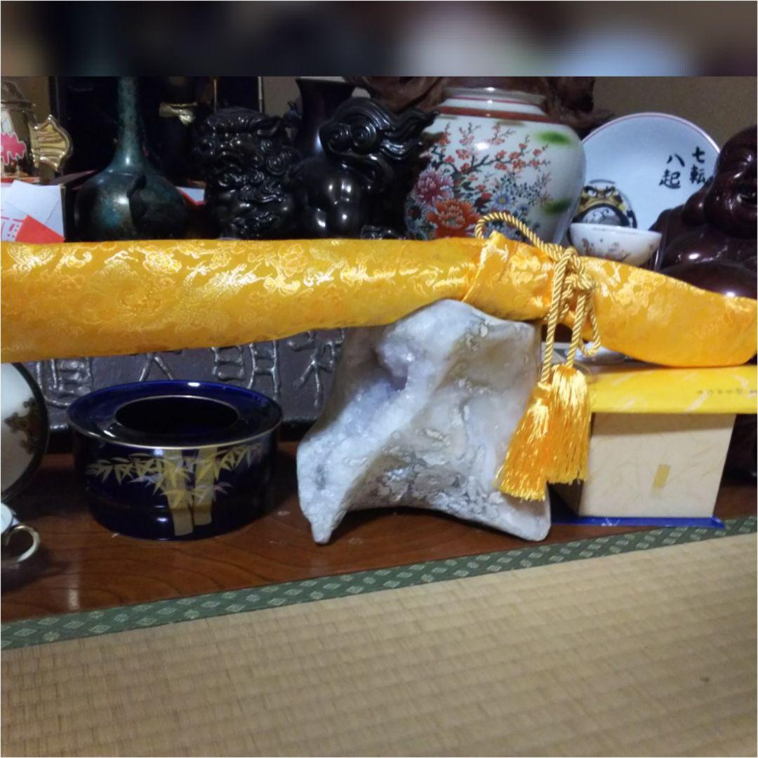 歯形の水晶石（巨人の歯）