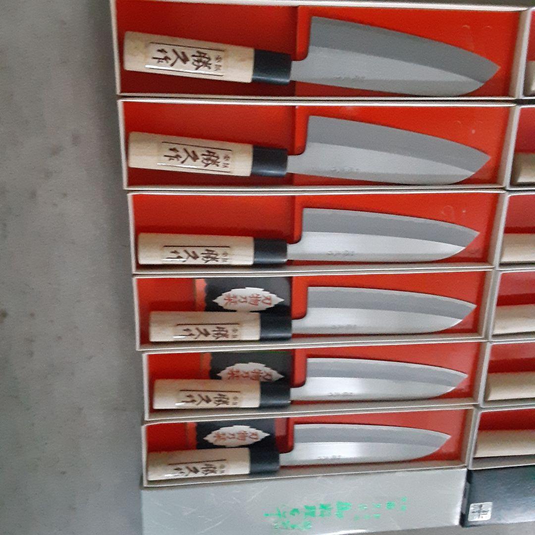 越後鍛冶職人が作った割り込みと磨き三徳包丁 12本セット　Dセット