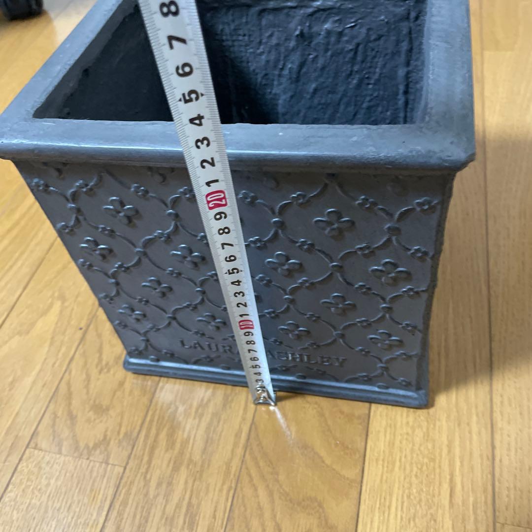 LAURA ASHLEY グレー角型植木鉢22㎝