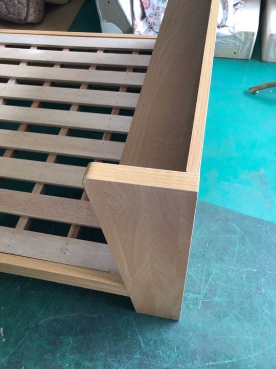 。。シングルサイズのベッドフレーム。。