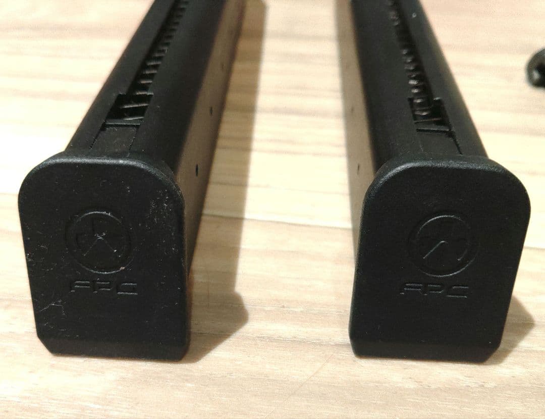 希少・不調につきジャンク扱 KSC MAGPUL FPG マガジン2本箱おまけ付