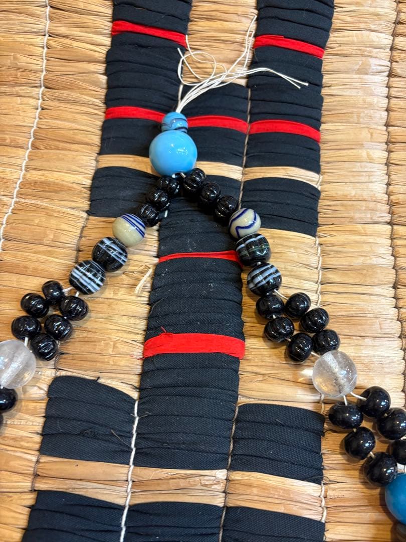 アイヌ　タマサイ　シトキ付き　ガラス玉　アイヌ玉　トンボ玉