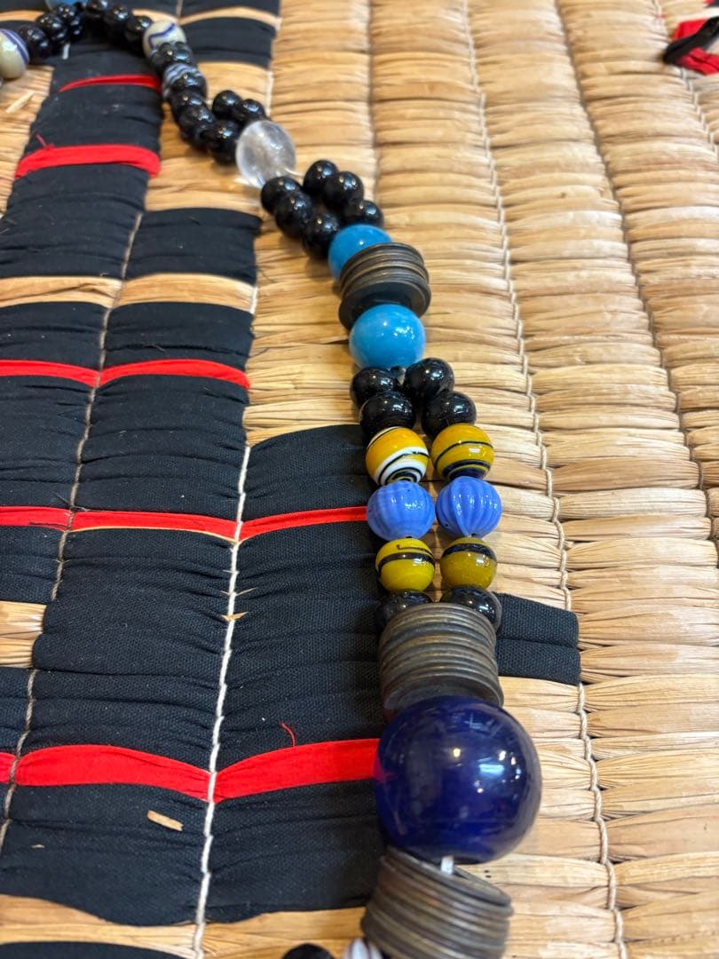 アイヌ　タマサイ　シトキ付き　ガラス玉　アイヌ玉　トンボ玉