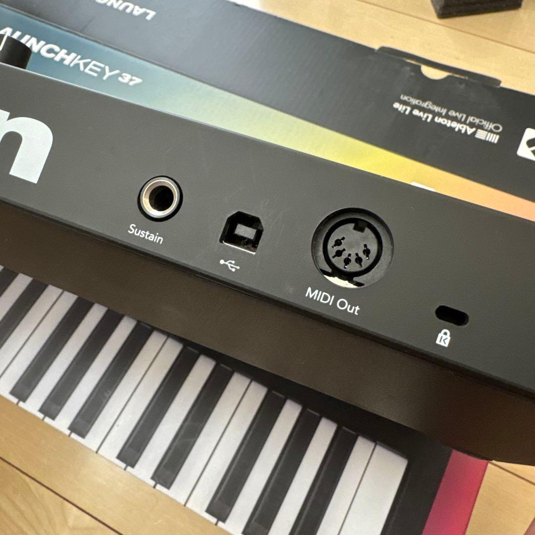 Novation Launchkey 37 mk3 MIDIキーボード
