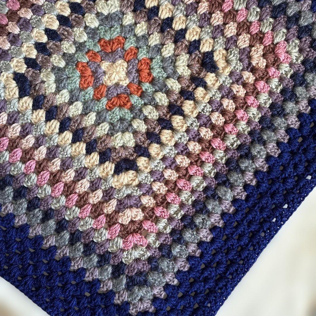 手編み マルチカバー グラニースクエア - メルカリ