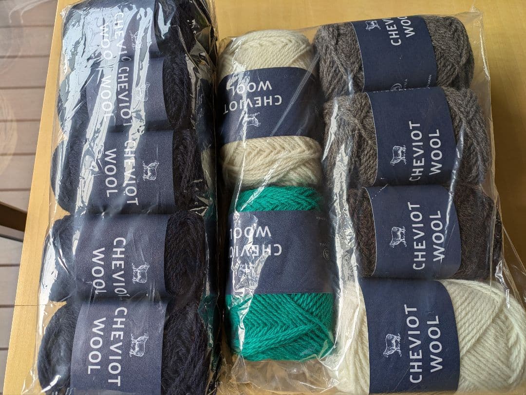 amuhibi　KNIT BOOK2 スカラップヨーク用毛糸色違い　 新品未使用