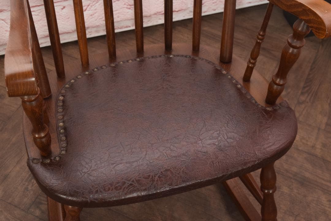 アンティーク ロッキングチェア 座面クッション付き 鋲打ち 飛騨家具