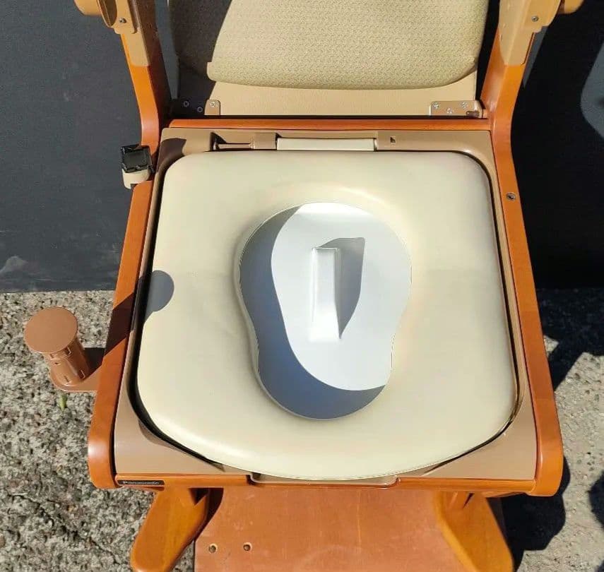 未使用Panasonic家具調トイレ 座楽アウポット ひじ掛け跳上げ直接引取歓迎