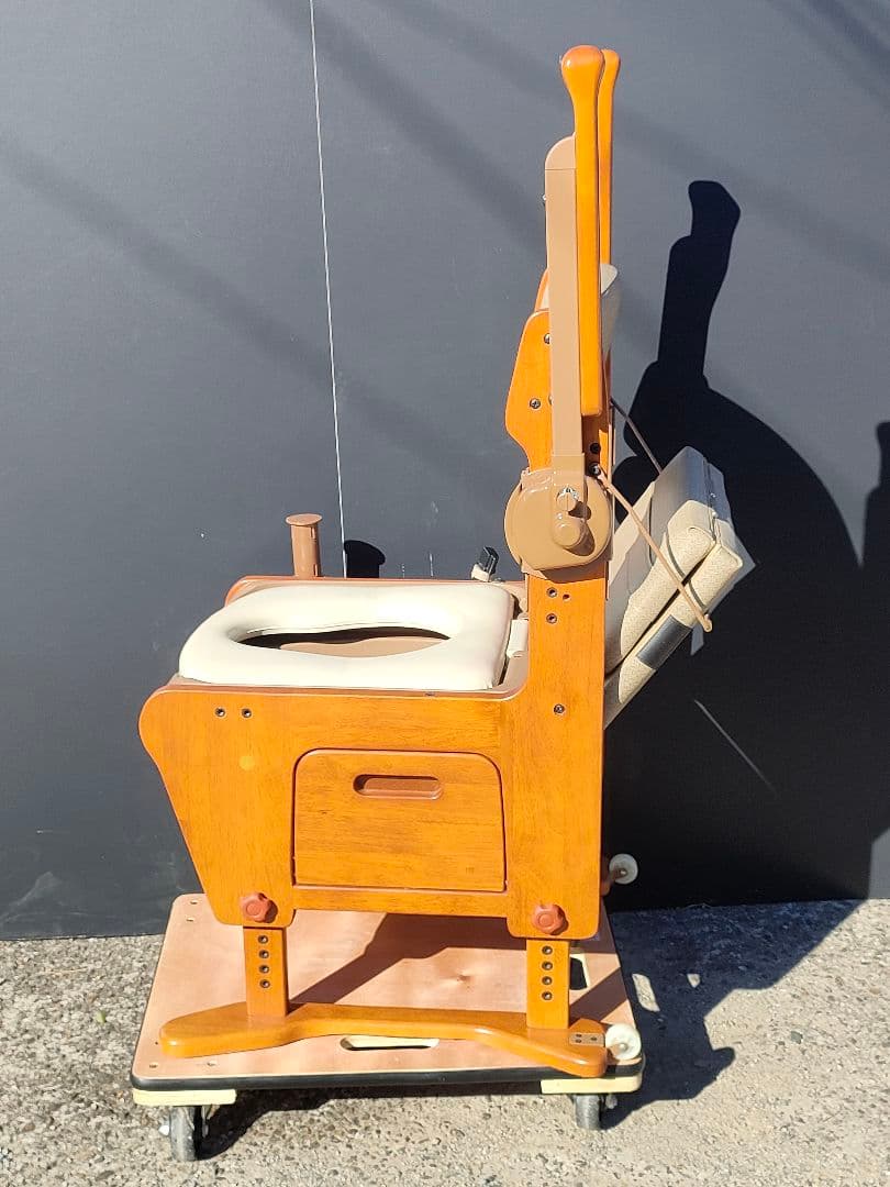 未使用Panasonic家具調トイレ 座楽アウポット ひじ掛け跳上げ直接引取歓迎