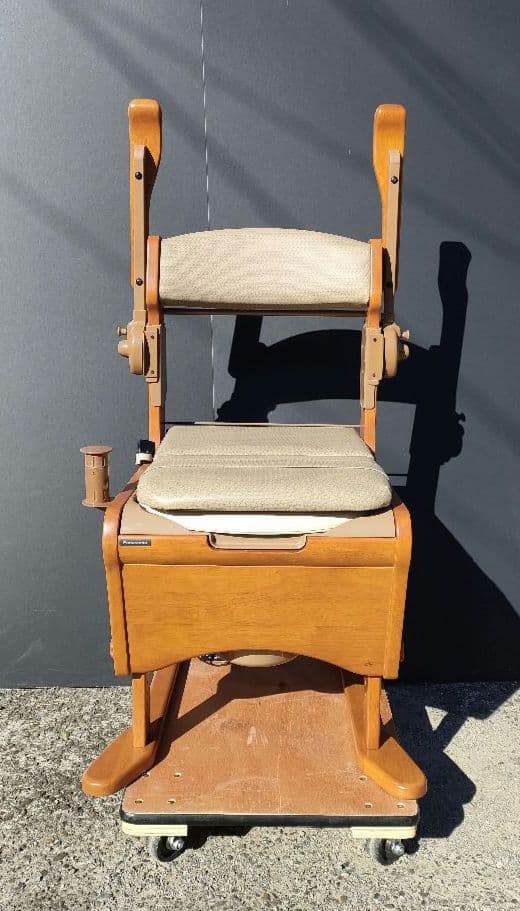 未使用Panasonic家具調トイレ 座楽アウポット ひじ掛け跳上げ直接引取歓迎