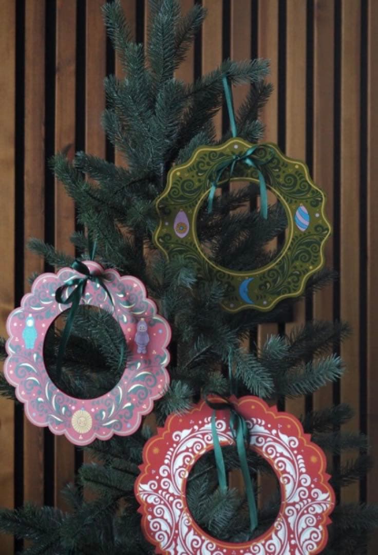 ロシア雑貨☆木製クリスマスリースB★レッド 壁掛け飾り マトリョーシカ　オリガ作