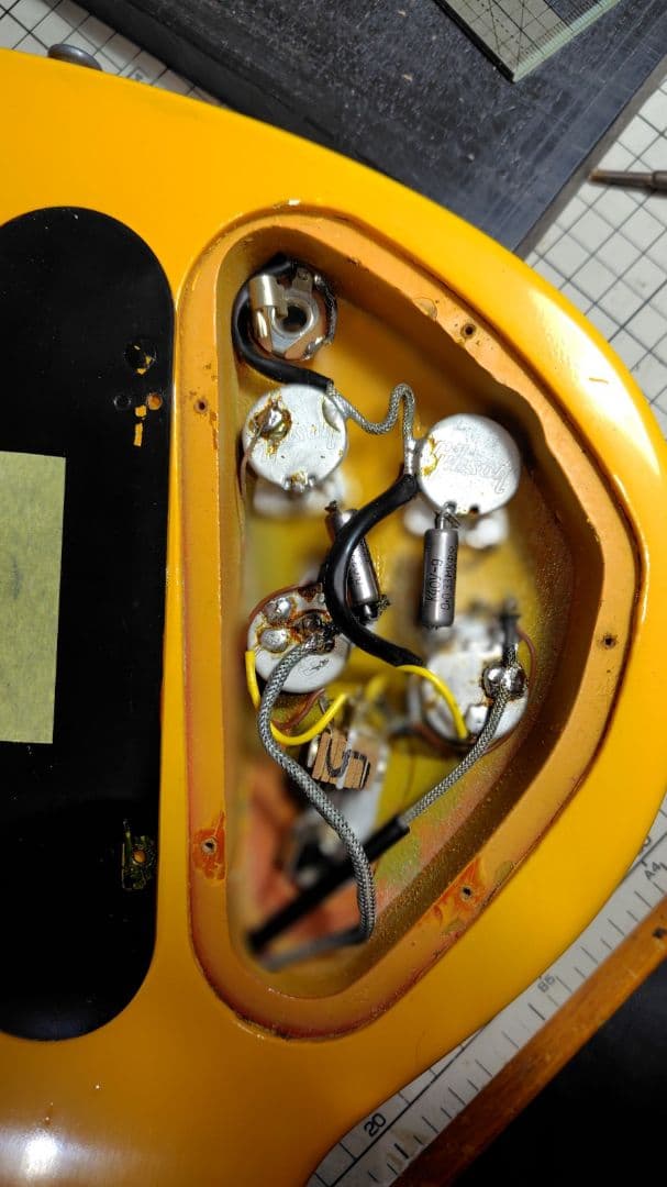 ジャンク品】Gibson SG 傷、塗装剥げ有り | Shop at Mercari from