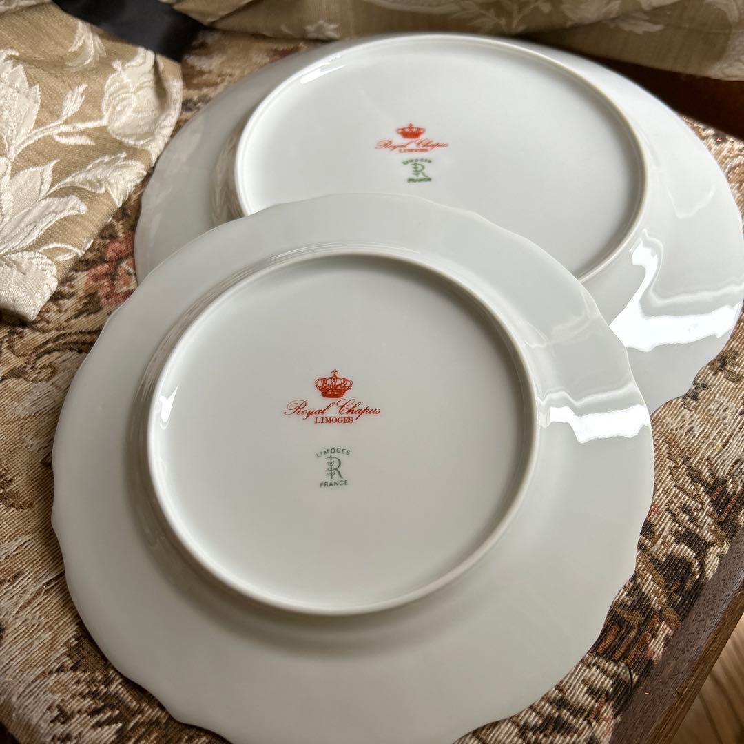 Chapus淡いブルーの小花がそっと息づくひととき─フランス製プレート