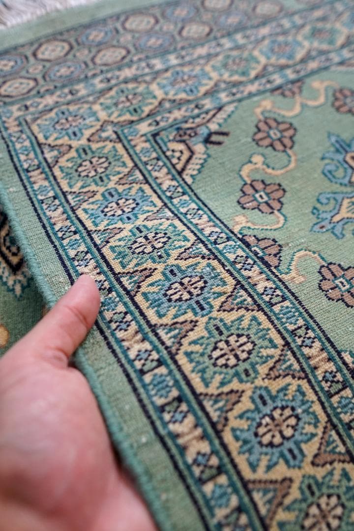 111×77cm パキスタン手織り絨毯