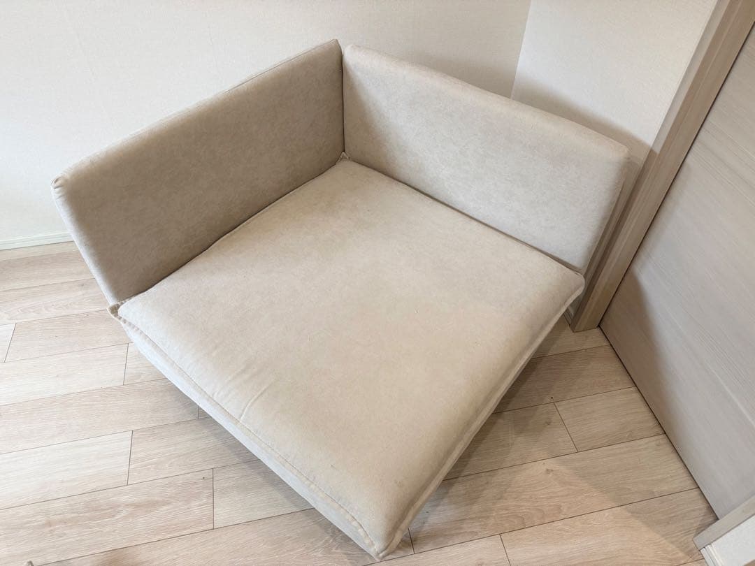 1人掛けソファ（配送なしの場合の価格: 6500円）