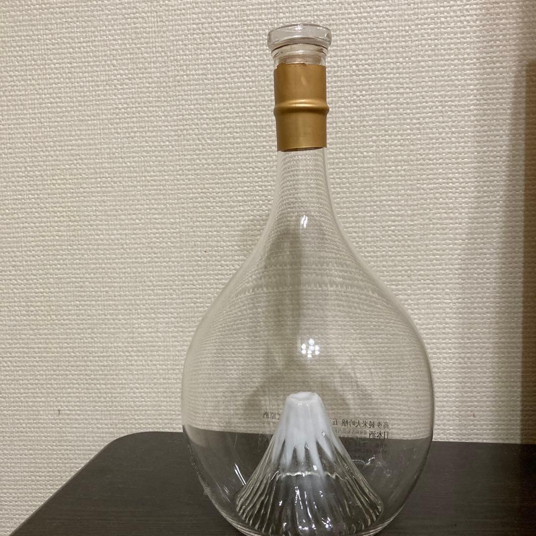 富士山のデザインの日本酒空き瓶 木箱入り