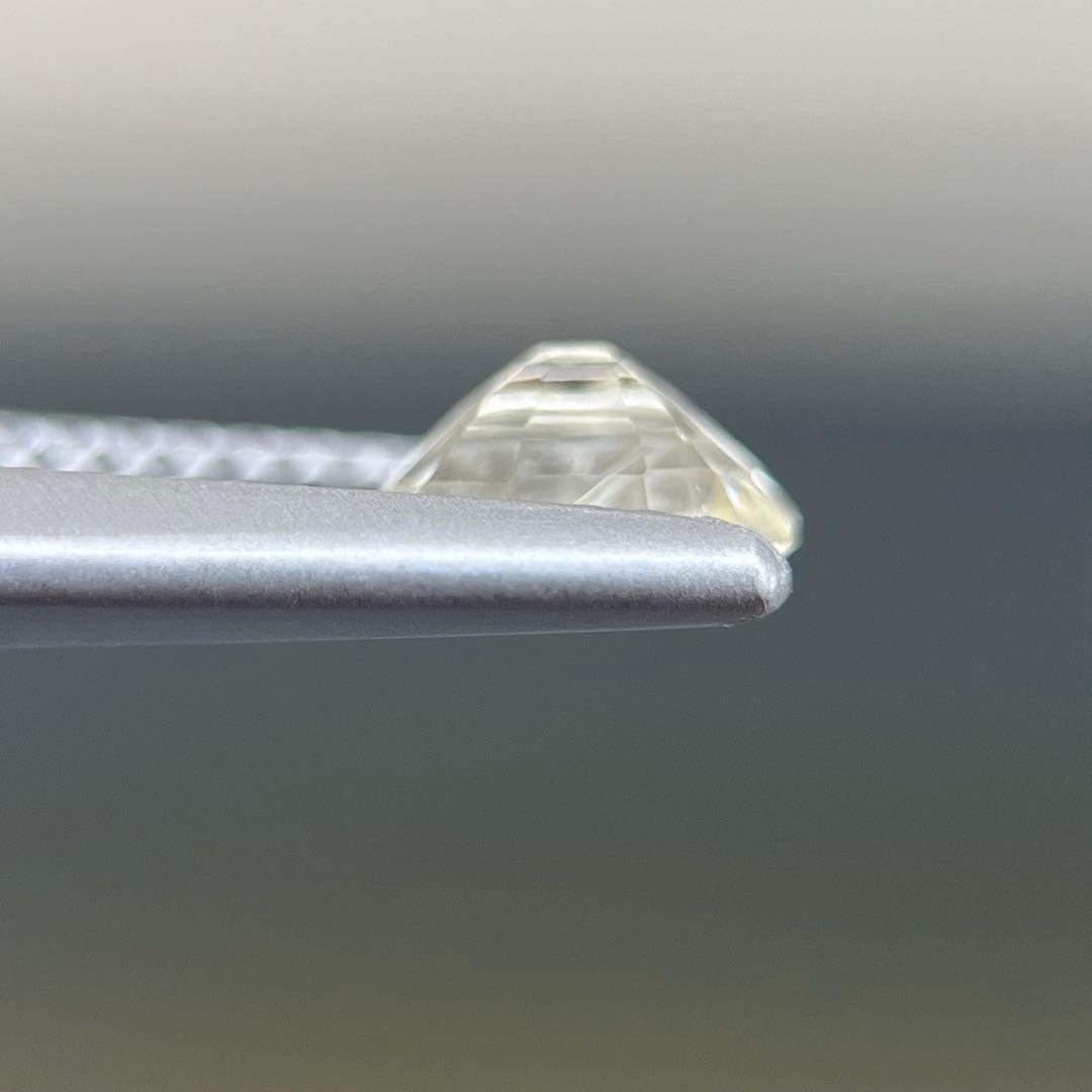 スリランカ産非加熱天然ライトイエローサファイアルース