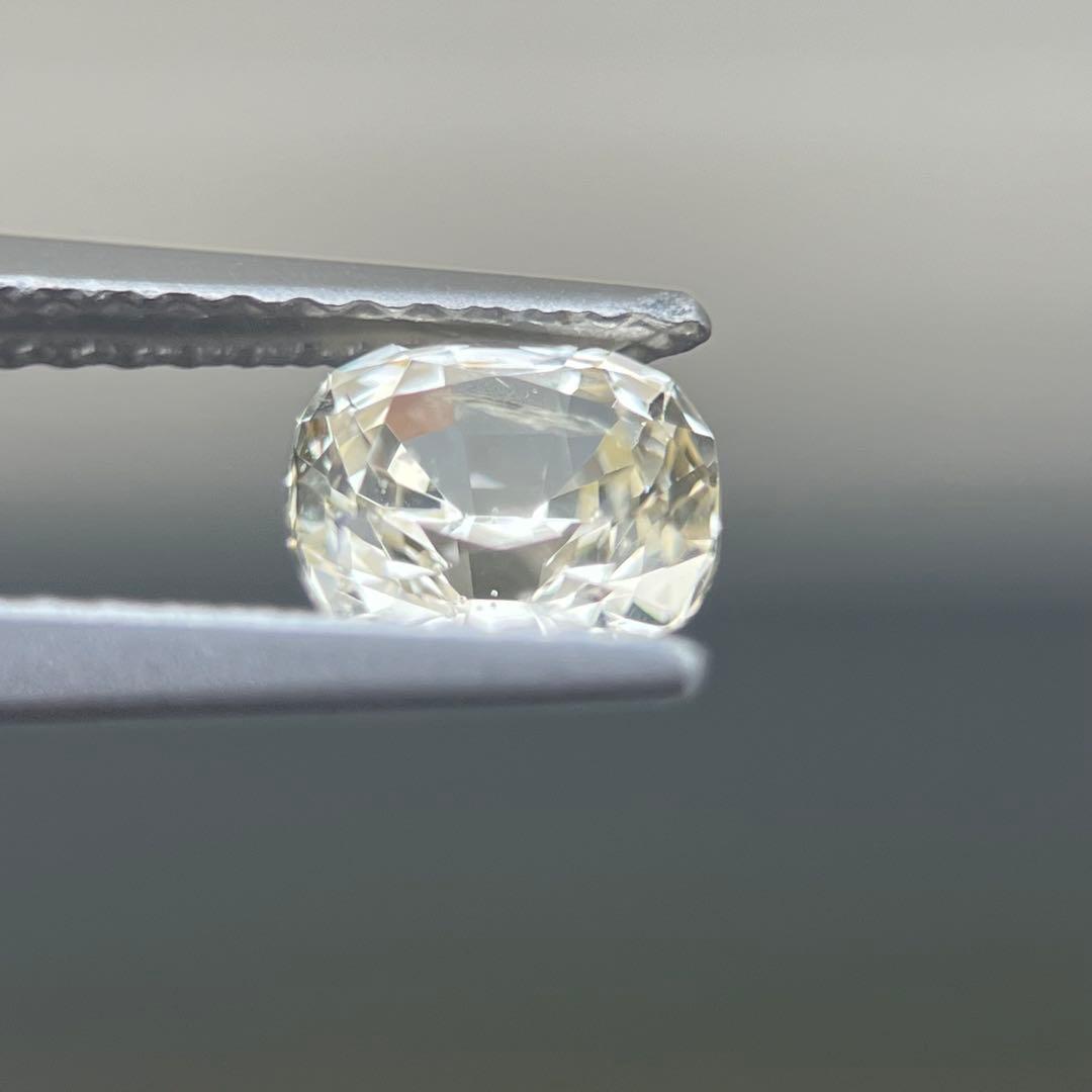 スリランカ産非加熱天然ライトイエローサファイアルース