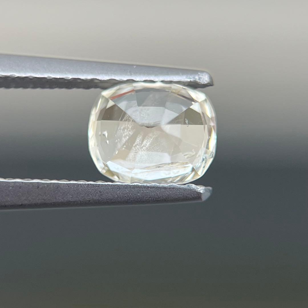 スリランカ産非加熱天然ライトイエローサファイアルース