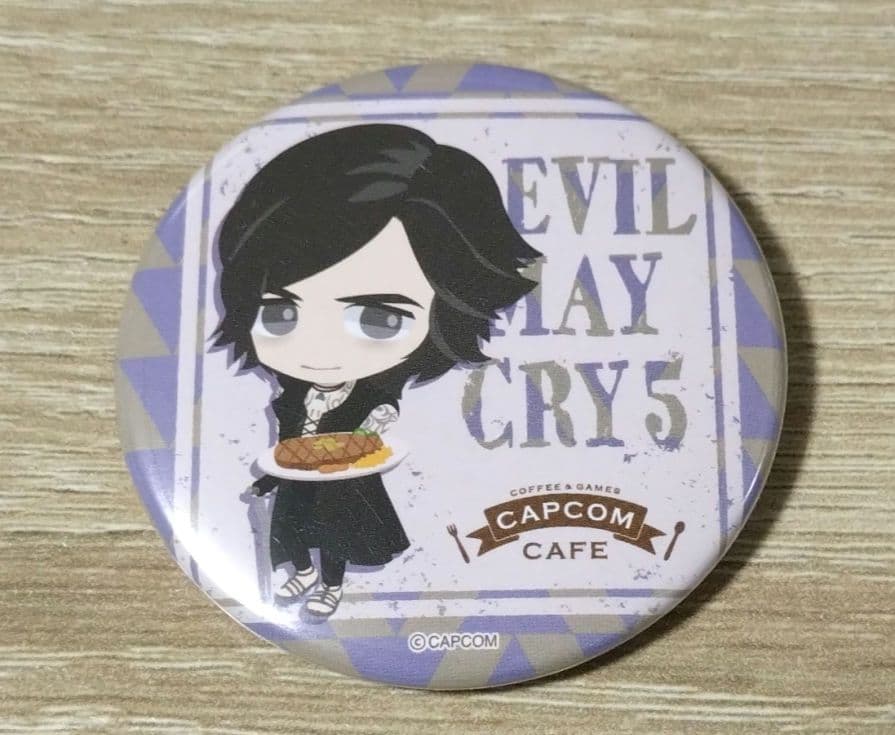 デビルメイクライ カプコンカフェ 缶バッジ V - メルカリ