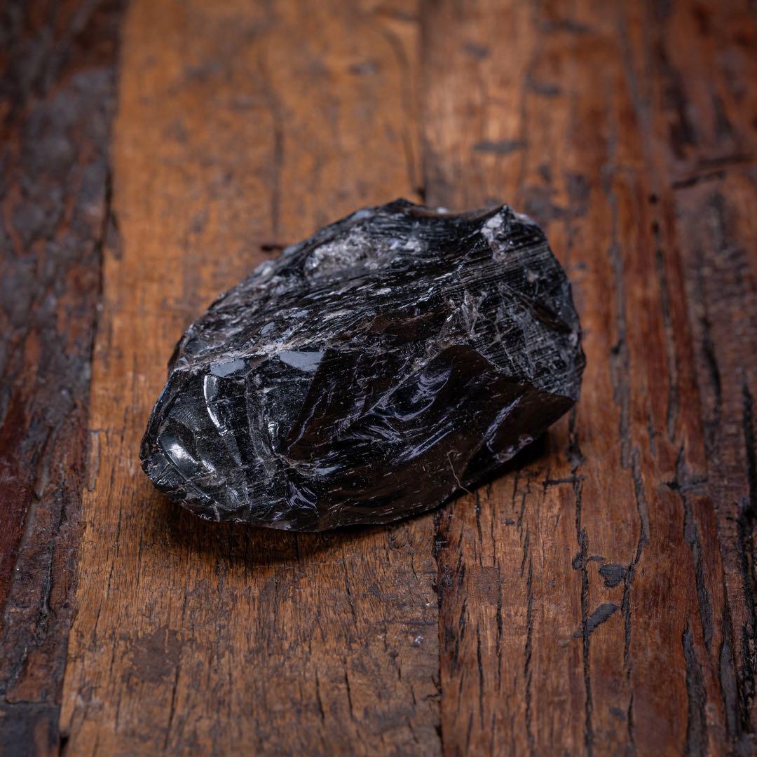 大きな黒曜石　原石　　1キロ　弱