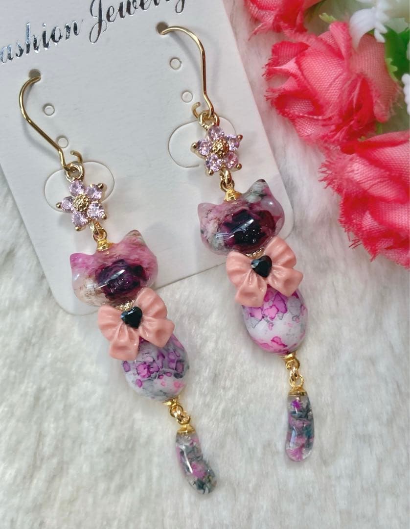 ゆめかわ♡ボタニカルにゃんこ♡　しっぽゆらゆら　ピアス/イヤリング✩