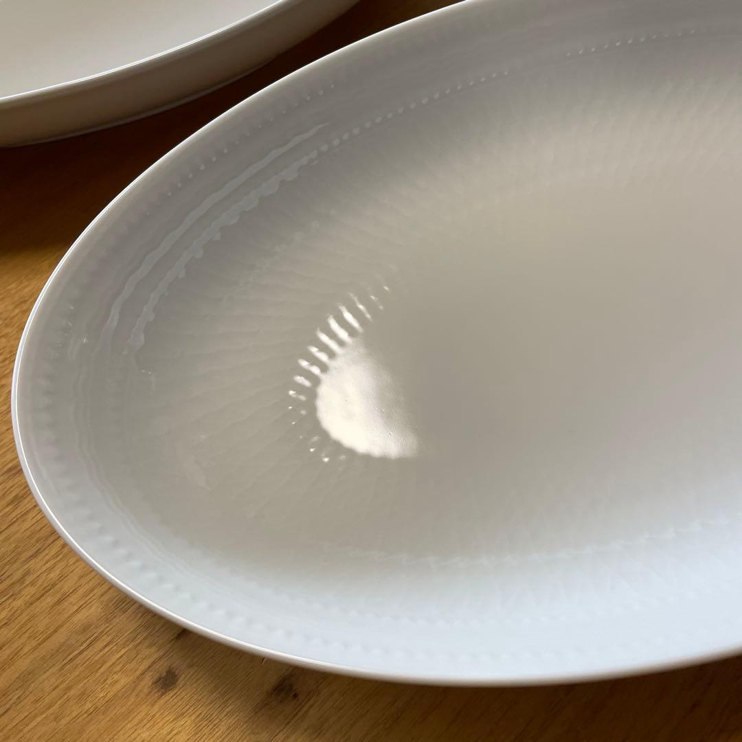 ロイヤルコペンハーゲン　ホワイトパルメッテオーバルディッシュプレート2枚27㎝