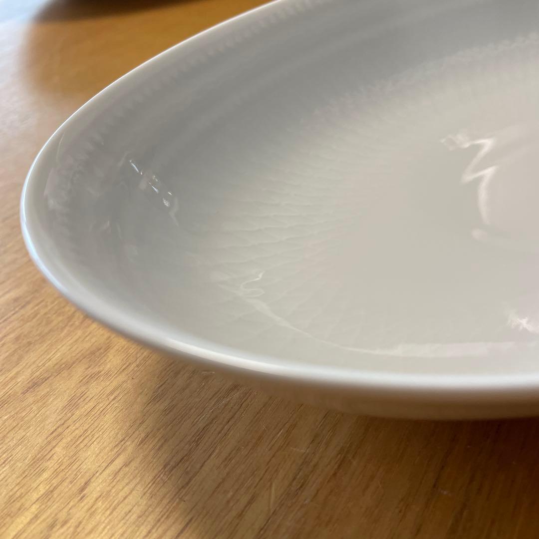 ロイヤルコペンハーゲン　ホワイトパルメッテオーバルディッシュプレート2枚27㎝